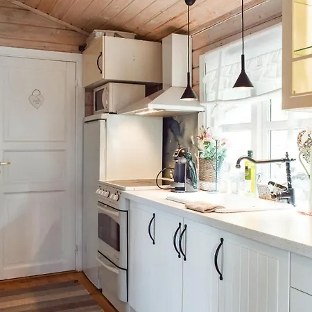 Nice In W/ 3 Bedrooms 펜션 Vegårshei