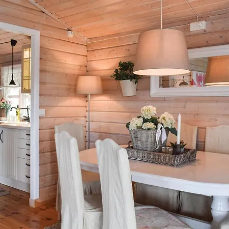 Nice In W/ 3 Bedrooms *