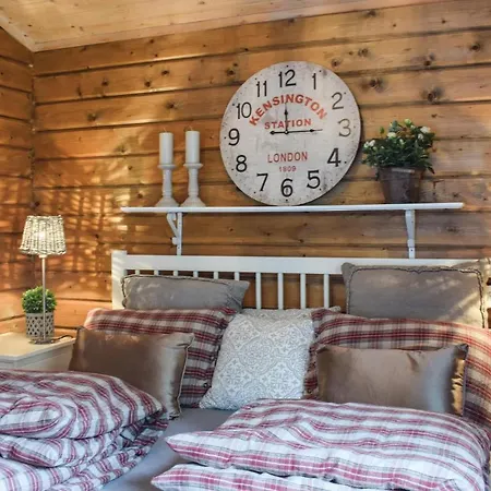 Nice In W/ 3 Bedrooms Vegårshei